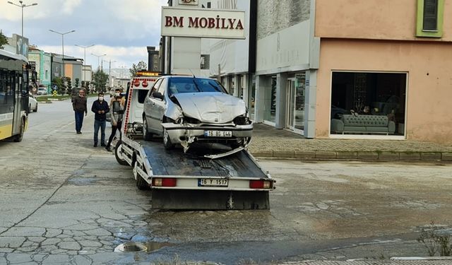 Bursa'da Trafik Kazası! 1 Kişi Yaralandı