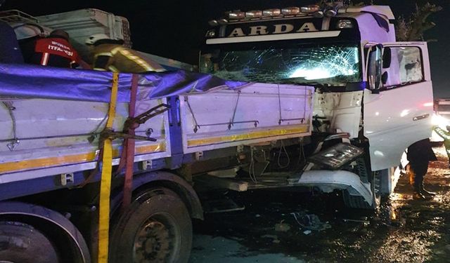 Bursa Karacabey'de Trafik Kazası! 3 Kişi Yaralandı