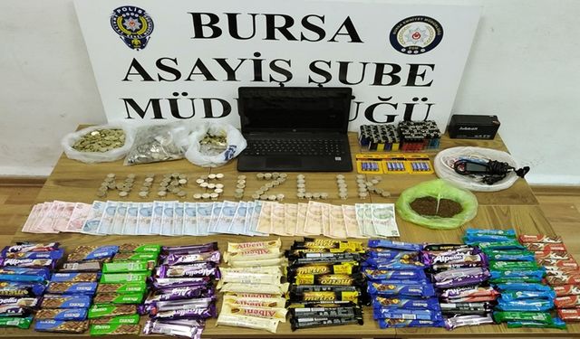 Bursa'da Markette Hırsızlık! 4 Şüpheli Gözaltına Alındı