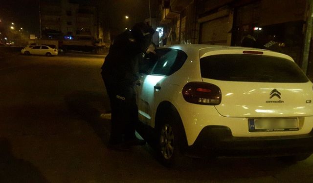 Bursa'da Polisin Dur İhtarına Uymadı, Aracı Bırakıp Kaçtı