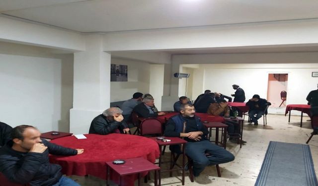 Bursa'da Yılbaşı Gecesi Kahvehaneye Polisler Baskın Düzenledi!