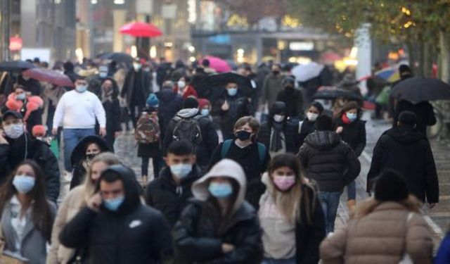 Almanya'da Günlük Vaka Ve Ölü Sayısı Yüksek Seviyelerde Seyrediyor!