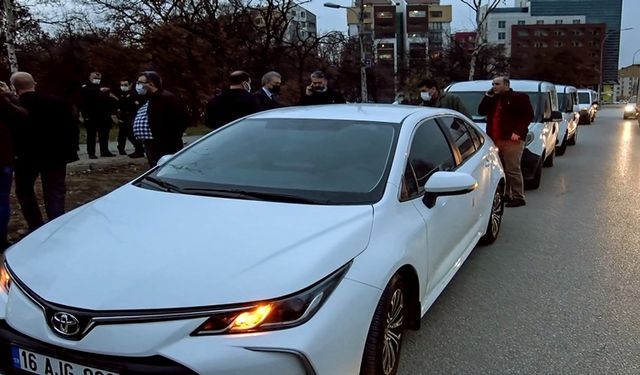 Bursa'da Çiviyle Lastiği Patlatılan Otomobilden Çalındığı İddia Edilen Para Şaşırttı