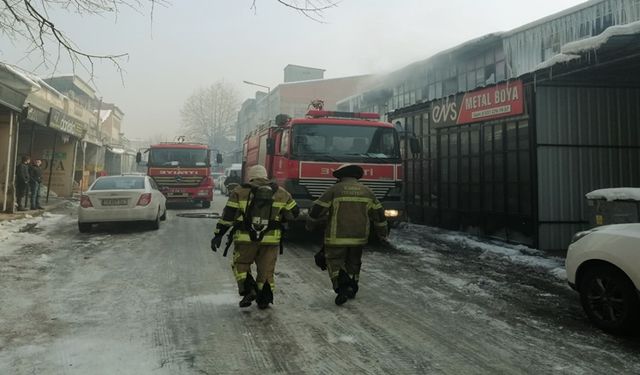 Bursa'da Yangın! Kereste İşletmesinde Çıkan Yangın Söndürüldü