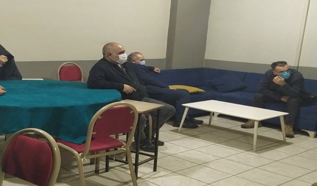 Bursa'da Kahvehanede Kumar Oynayan 13 Kişiye Para Cezası Kesildi