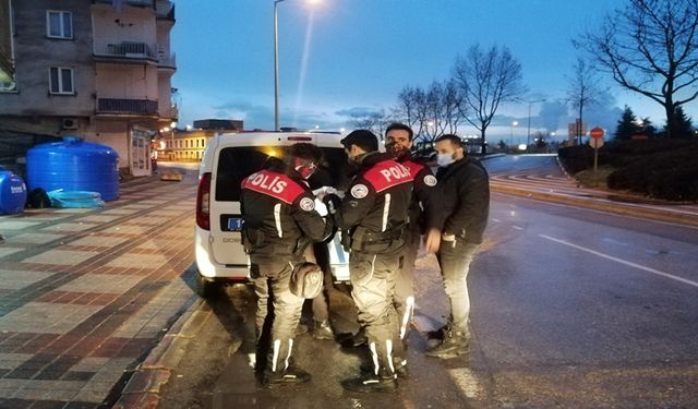 Bursa'da Sokağa Çıkma Kısıtlamasına Uymayarak Polisten Kaçan Şüpheli Gözaltına Alındı