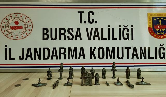 Bursa'da Tarihi Eser Satmaya Çalışan 3 Kişiyi Jandarma Yakaladı