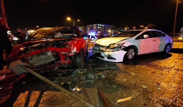 Orhangazi'de Kaza! Kontrolden Çıkan Otomobil Park Halindeki Araçlara Çarptı