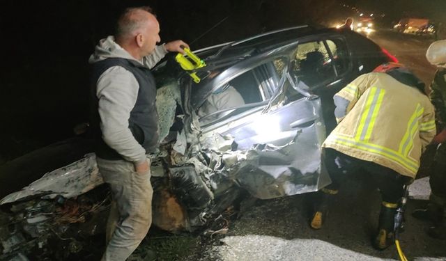Bursa'da Kaza! Minibüsle Otomobilin Çarpıştı: 3 Kişi Yaralandı