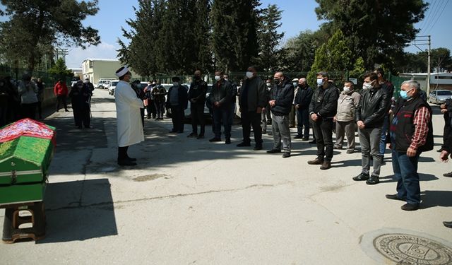 Bursa'da Ayrı Yaşadığı Eşi Tarafından Öldürülen Kadın Toprağa Verildi