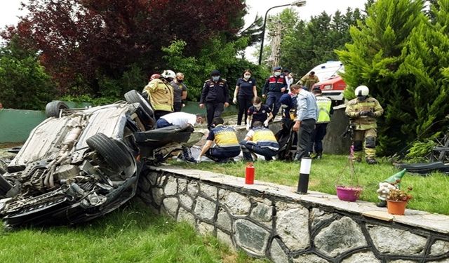 Bursa'da Villa Bahçesine Devrilen Aracın Sürücüsü Hayatını Kaybetti