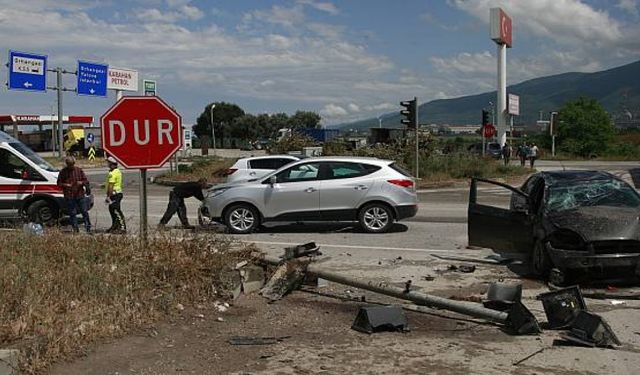 Osmangazi'de Sağanak Nedeniyle Kaza Meydana Geldi: 3 Yaralı!