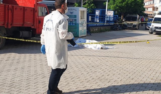 Bursa'da Sokakta Silahlı Saldırıya Uğrayan Adam Hayatını Kaybetti