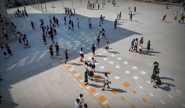 Okullar kapanıyor mu? Sağlık Bakanı açıkladı