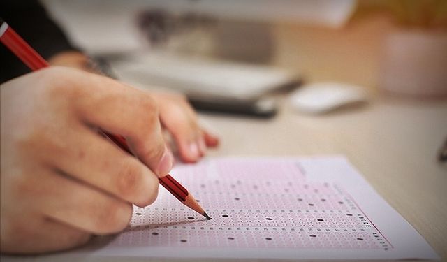 YÖK duyurdu: O öğrenciler için flaş ek sınav hakkı