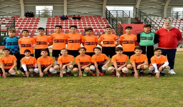 GÜRSU BELEDİYESPOR U14 TAKIMI NAMAĞLUP ŞAMPİYON