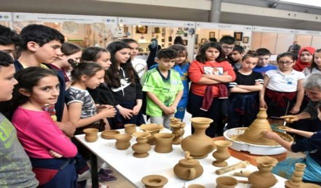 Bursa Geleneksel El Sanatları Festivali Ziyaretçi Akınına Uğruyor