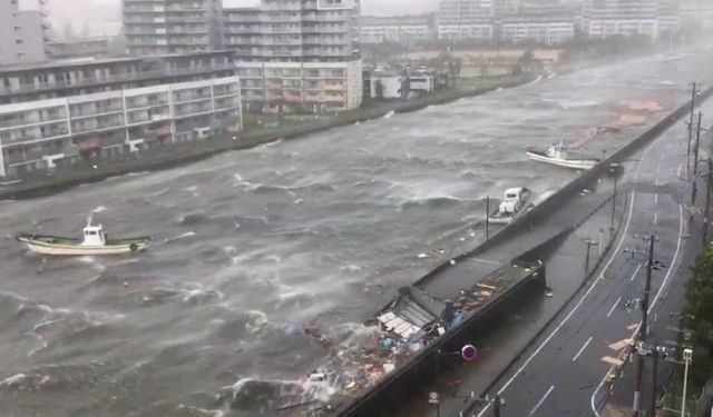 Japonya'da Verilen Fırtına Alarmı Sonrasında Uçuşlar İptal Oldu