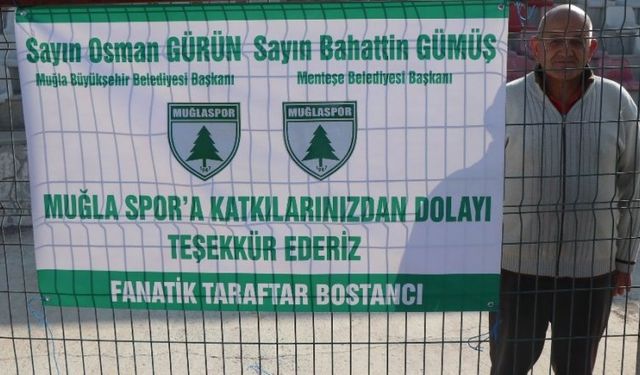 63 Yaşındaki Fanatik Taraftar Tek Başına Takımını Destekledi