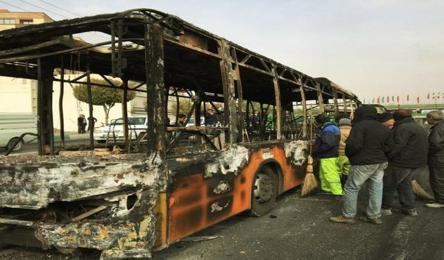 İran'da Patlak Veren Protesto Gösterilerinde Ölü Sayısı Artıyor