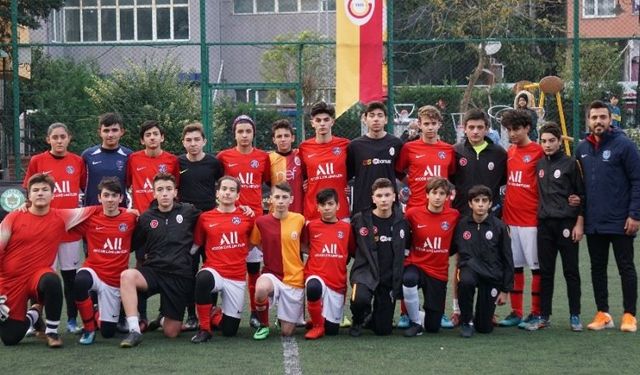 Psg Academy Bursa Gs Ayazağa İle Dostluk Maçında Buluştu