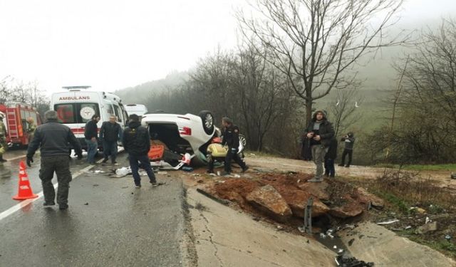 Bursa'da meydana gelen kazada otomobil takla attı!