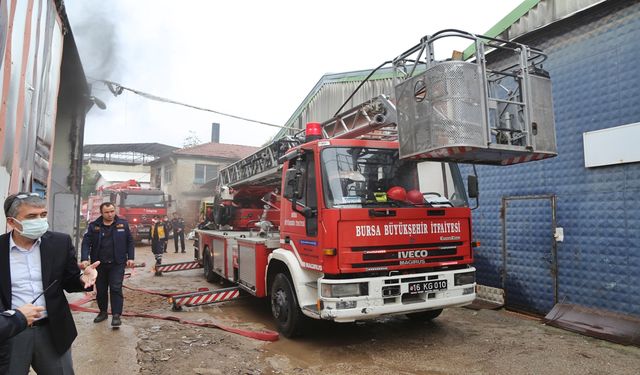 Bursa'da tekstil atölyesindeki yangın söndürüldü