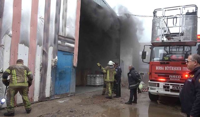 Bursa'da Tekstil Fabrikasında Yangın Çıktı