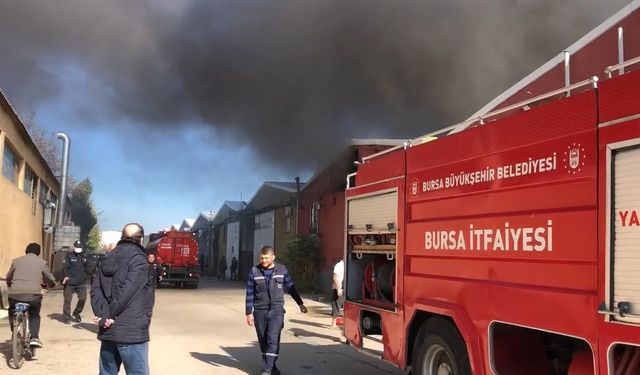 Bursa'da Tekstil Fabrikasında Yangın