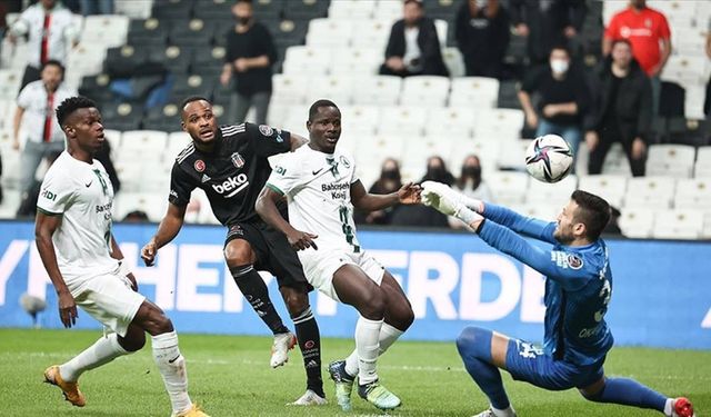 Beşiktaş kendi evinde Giresunspor'a 4-0 yenildi