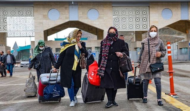 Komşudan turist akını: Otellerde yer kalmadı