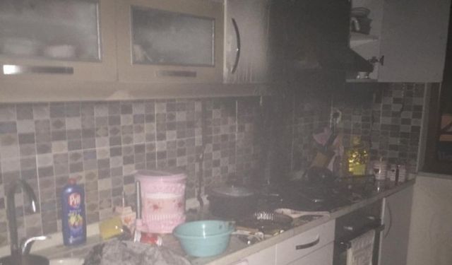 Bursa'da Bir Evin Mutfağında Aniden Yangın Çıktı