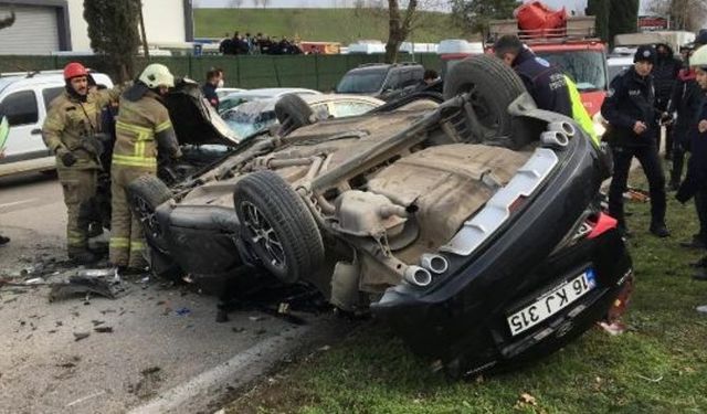 Bursa'da Feci Kaza Takla Atarak Karşı Şeride Geçti