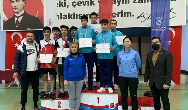 Osmangazili Badmintoncular Yeniden Zirvede