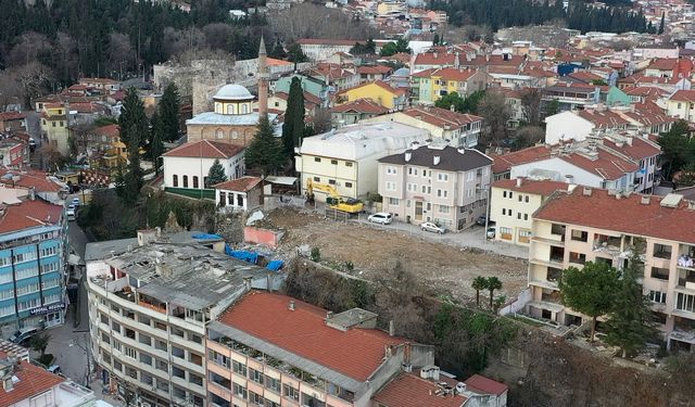 Osmangazi Belediyesi Kavaklı’da yıkımları sürdürüyor