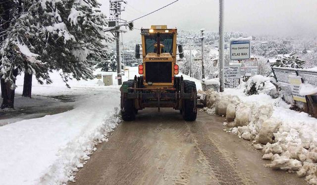 Nilüfer Belediyesi Karla Mücadeleyi Sürdürüyor