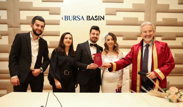 Başkan Turgay Erdem’den evlenen çiftlere 14 Şubat sürprizi