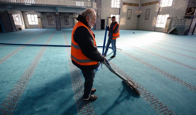 Nilüfer'de İbadethaneler Titizlik İle Temizleniyor