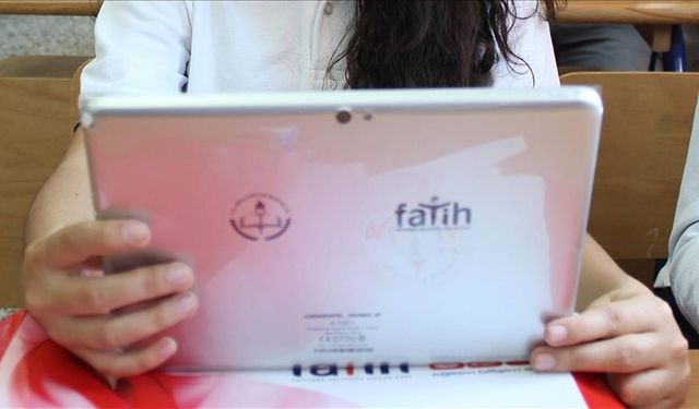 FATİH Projesi ile 2 milyon tablet bilgisayar seti dağıtıldı