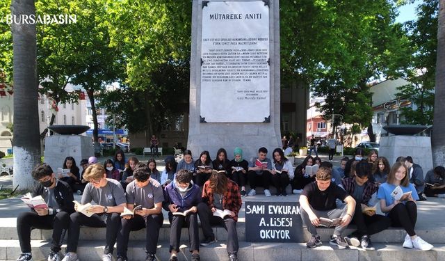 Mudanya ilçesinde öğrenciler açık havada kitap okudu