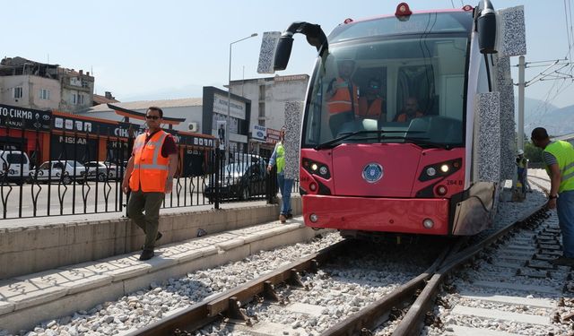 Bursa Kent Meydanı-Terminal tramvay hattında test sürüşleri