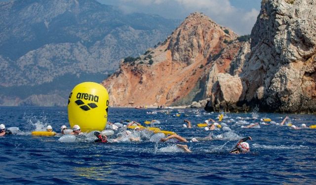 Antalya Kemer'de yüzme şampiyonları belli oldu