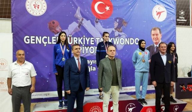 Bursalı taekwondocudan gümüş madalya