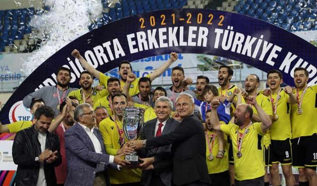 Hentbol Türkiye Kupası Sakarya’da sahibinin oldu