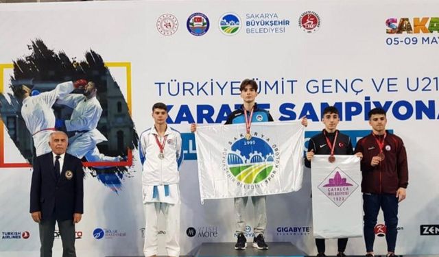 Karate şampiyonasına Sakarya Büyükşehir damga vurdu