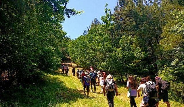 Trakya Üniversitesi ve Sardos Gençlik yürüyüş yaptı