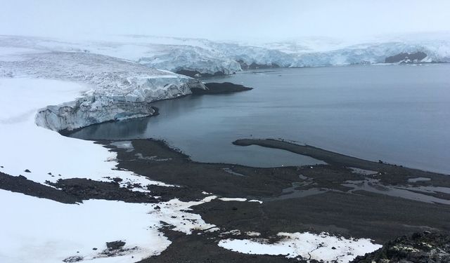 Küresel ısınma Antarktika'daki buzulları etkiliyor