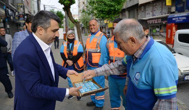 Başkan Oktay Yılmaz Bayramı Davutdede Camii’nde Karşıladı