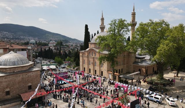 Bursa’da 600 Yıllık Gelenek ‘Erguvan Bayramı’ Yaşatılıyor