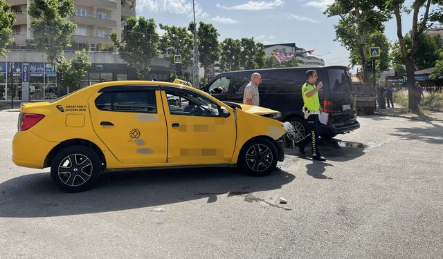 Bursa'da meydana gelen trafik kazasında 2 kişi yaralandı